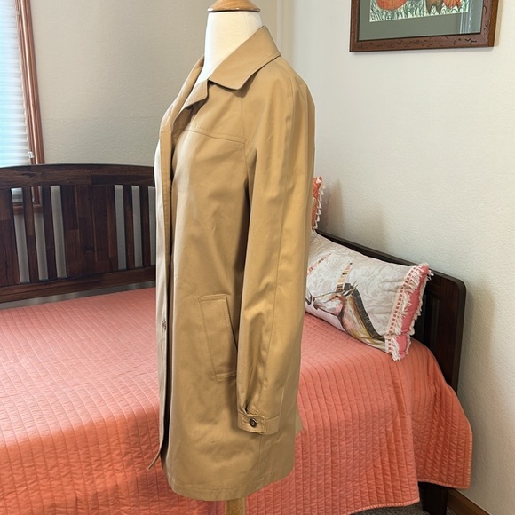 Vintage London Fog Tan Short Trench Coat size 6 - Picture 6 of 16